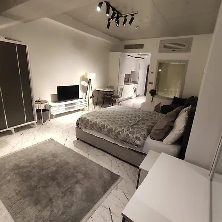 Διαμέρισμα Modern Studio With A Pool In The Heart Of *