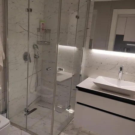 Διαμέρισμα Modern Studio With A Pool In The Heart Of Κωνσταντινούπολη