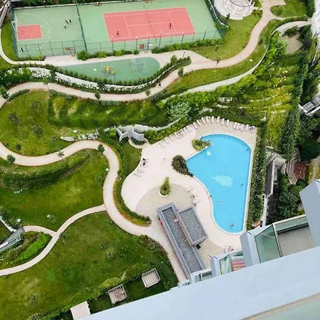 Modern Studio With A Pool In The Heart Of Διαμέρισμα