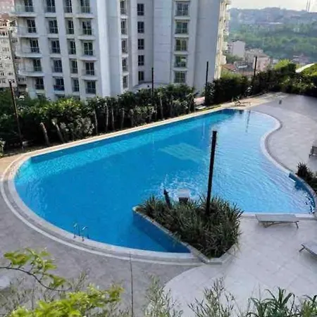 Modern Studio With A Pool In The Heart Of Διαμέρισμα Κωνσταντινούπολη